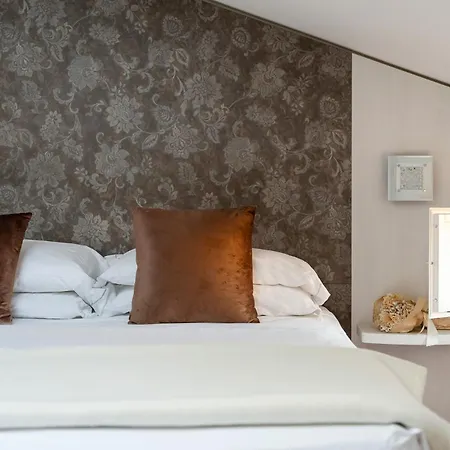 מלון Rossini 1936 4*