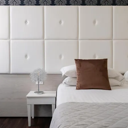 ホテル Rossini 1936 ボローニャ